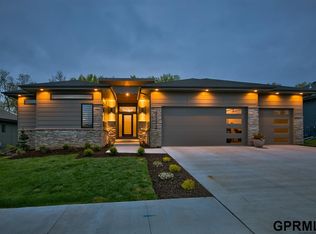 2522 N 188th St, Elkhorn, NE 68022