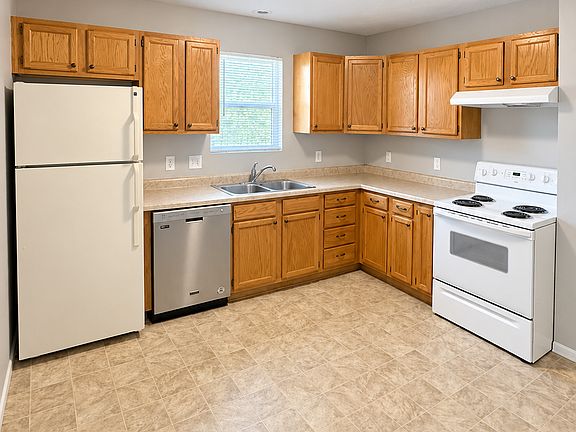 2nd image of 808 Peach St APT 2