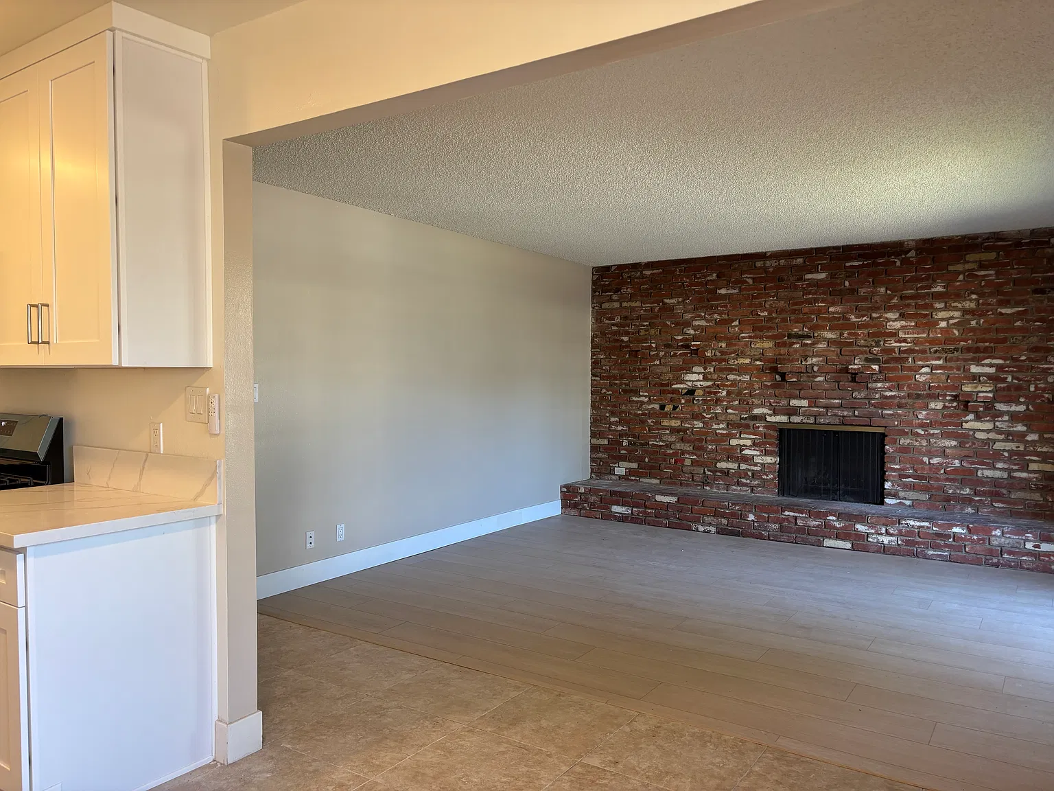 2 bed, 1100 sqft, $3,095 — Photo 3