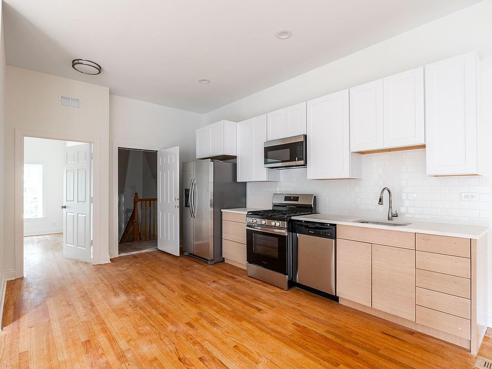 1st image of 3107 N Harding Ave #2W