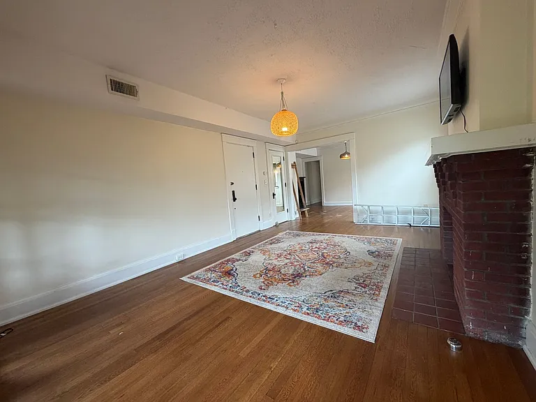 2476 Derbyshire Rd #6 — Photo 20