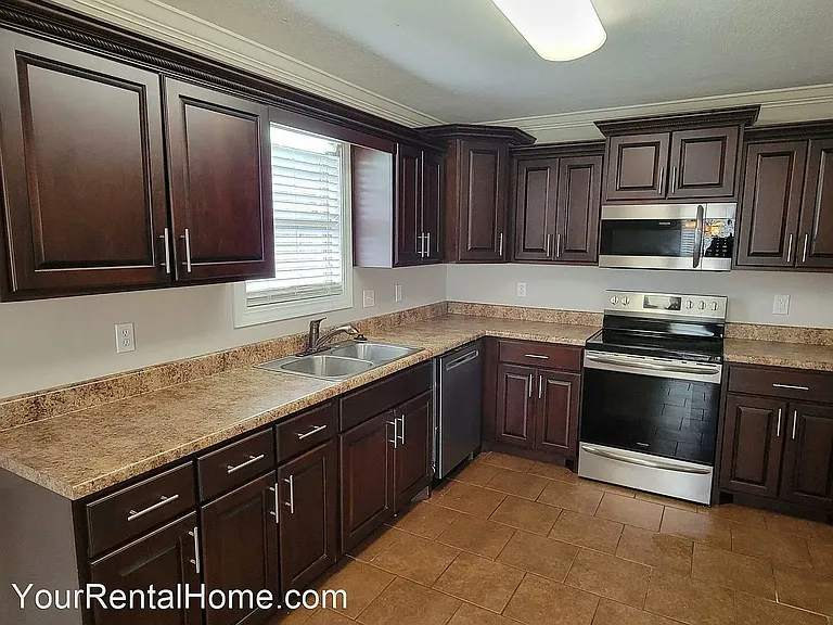 82 Grove Hill Ln — Photo 8