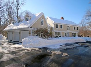 13 Monitor Hill Rd, Newtown, CT 06470