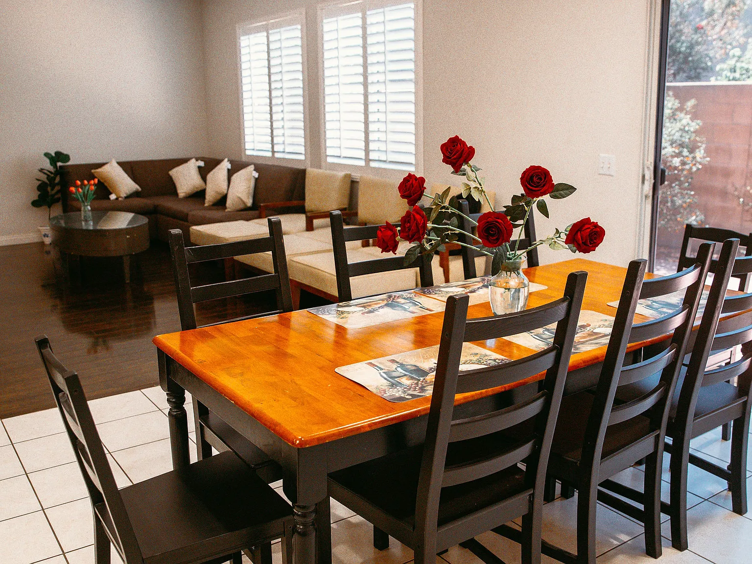 8 bed, 3786 sqft, $11,000 — Photo 4