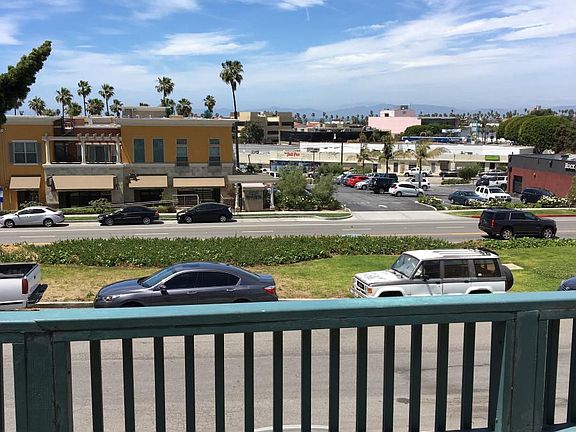 2nd image of 116 Palos Verdes Blvd APT A