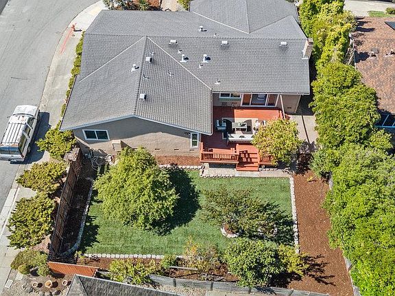 2nd image of 1655 Overland Dr