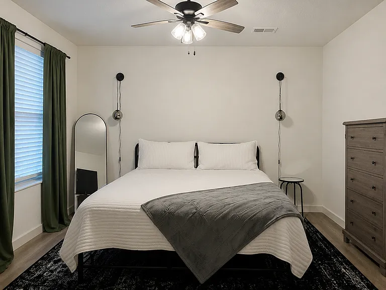 7701 Date Ave — Photo 12