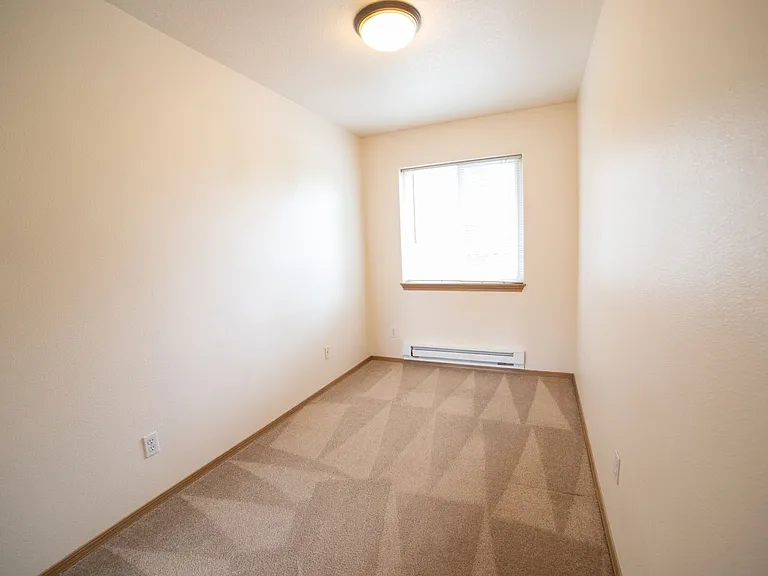 370 N Douglas St — Photo 15