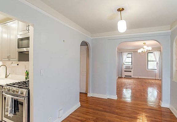 5th image of 47-39 40th St APT 2E