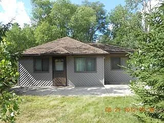 33014 Clarence St photo 1