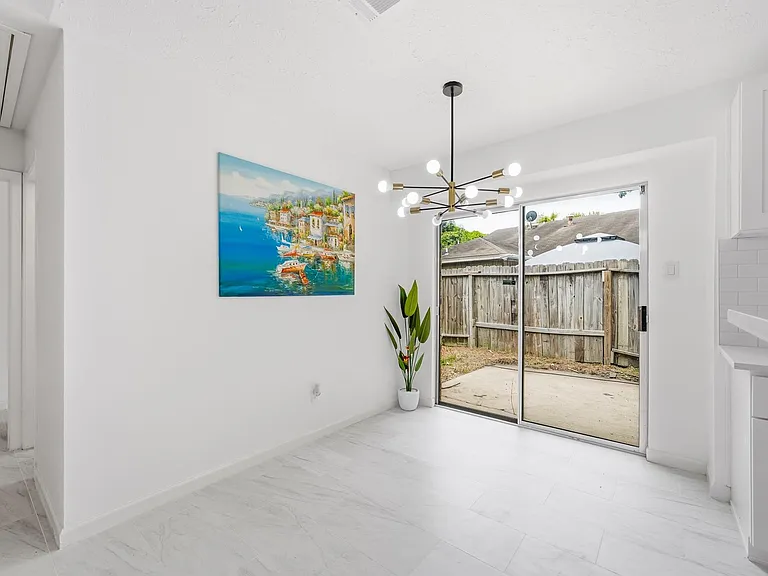 7310 Londres Dr — Photo 8