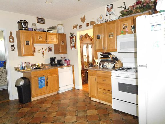 3rd image of 123 Dundaff St