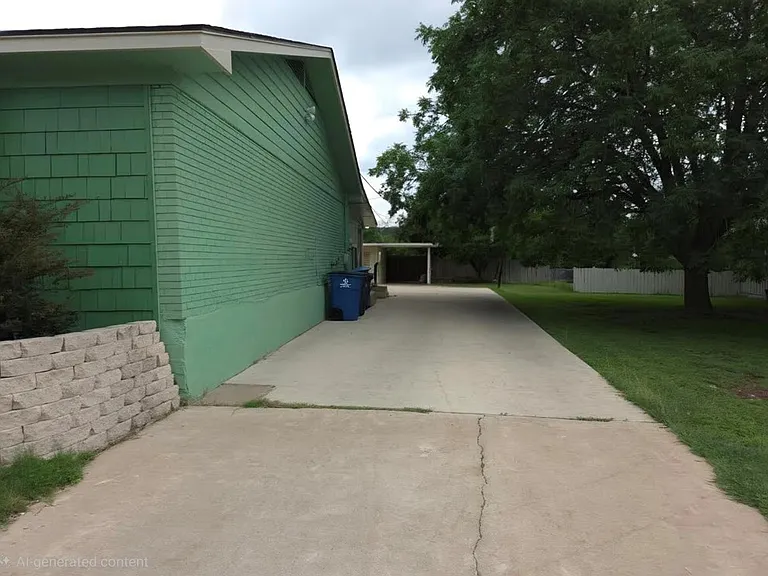926 Pecan St — Photo 4