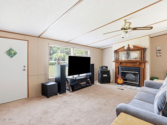 3rd image of 709 Inlet Acres Drive