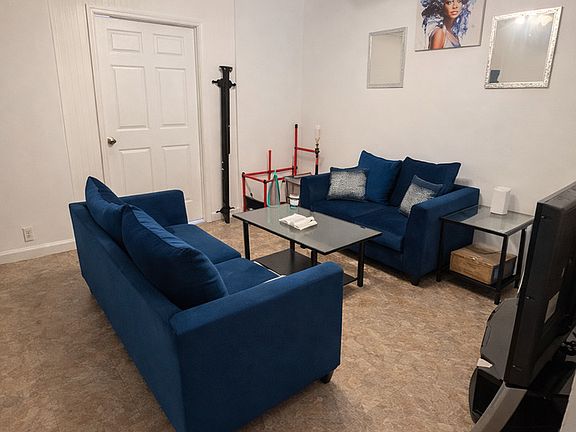 3rd image of 6812 S Wolcott Ave