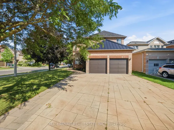 51 Pebblestone Cir, Brampton, ON L6X 4N2