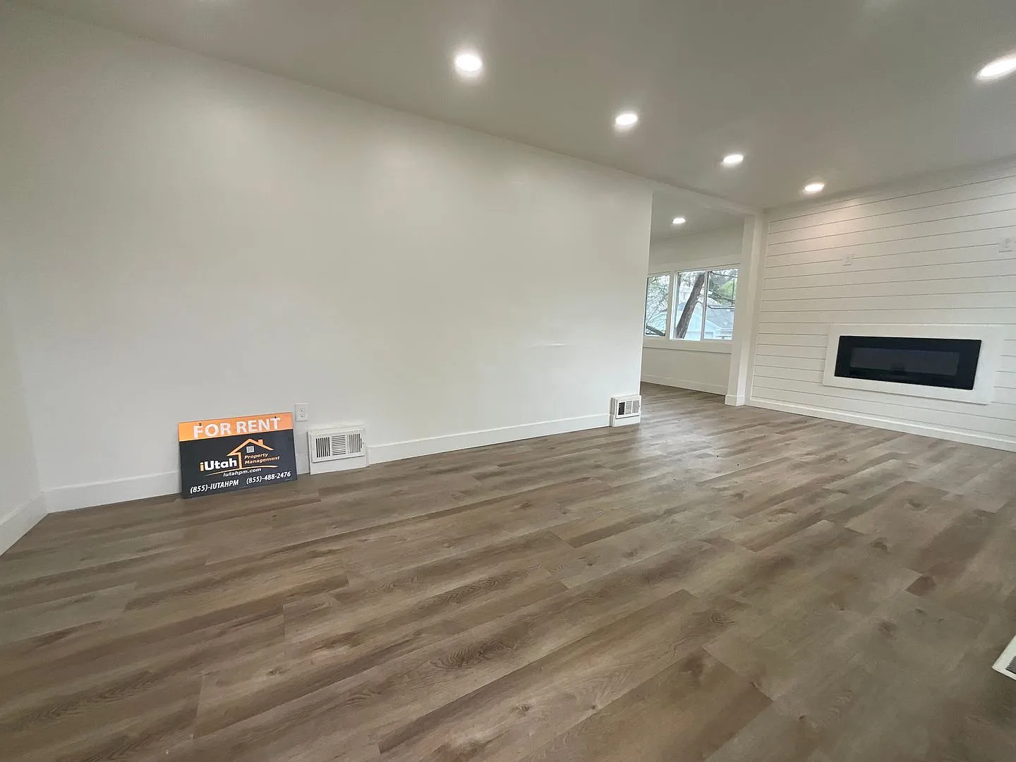 4 Bedroom 2 Bath Home- Dog Friendly- Purchase optional. — Photo 3