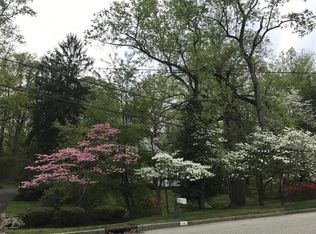 16 Ridge Rd, Colts Neck, NJ 07722