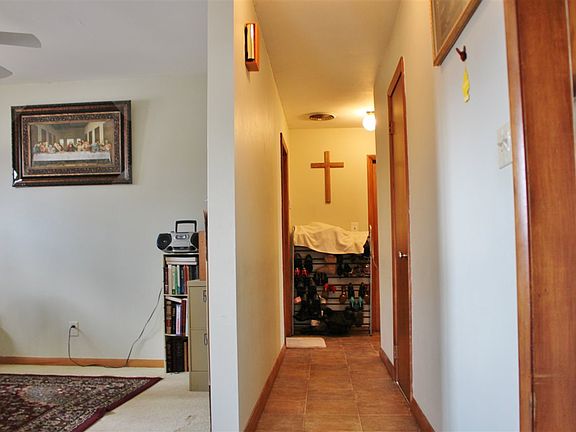 3rd image of 1406 W Thomas St