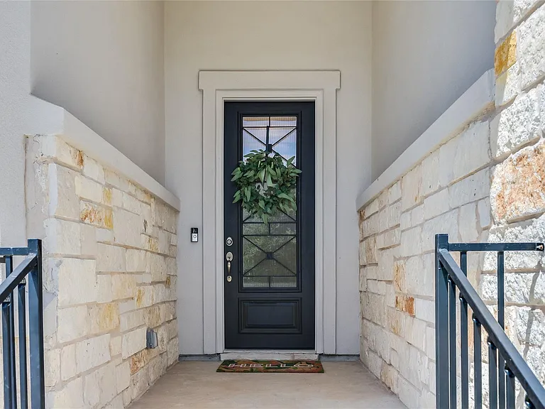 4318 Frankfurt Ln — Photo 40