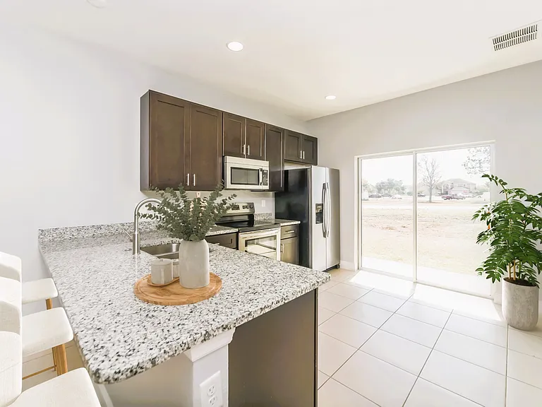 530 Imperial Pl — Photo 4