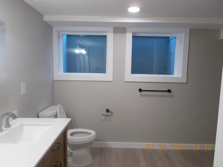 204 E 1st St #204 — Photo 16