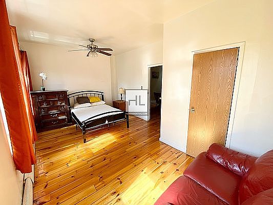 4th image of 345 Tompkins Ave #Top