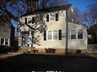 29 Oldroyd St, Milford, CT 06461