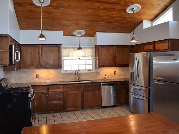 4th image of 115 Larchmont Dr