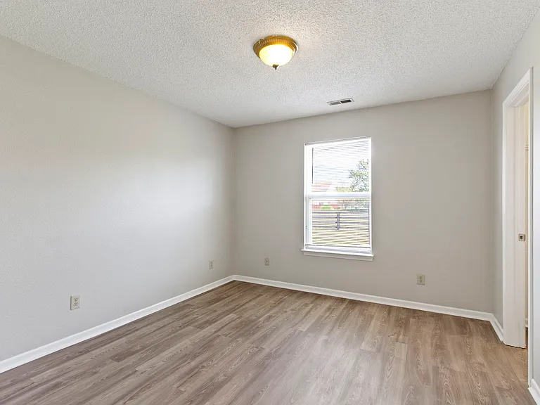 7763 Sunflower Dr — Photo 15