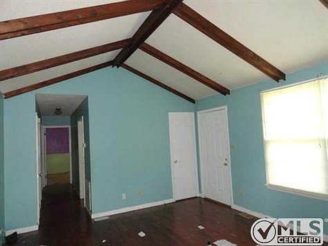 5th image of 704 Welsey Dr