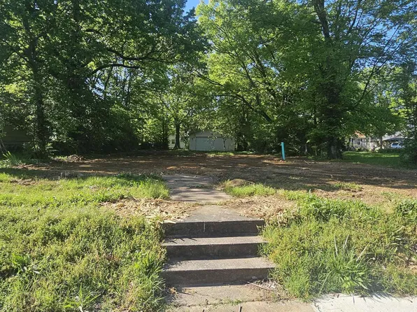 1911 Clark St, Paducah, KY 42003