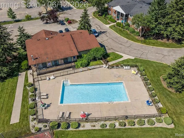 30050 Wildbrook Dr APT 203, Southfield, MI 48034