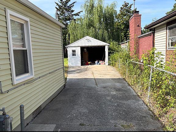 2nd image of 18379 Hazelwood St