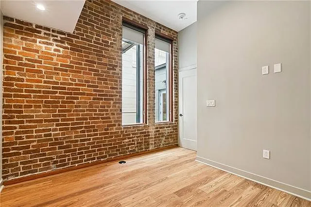 814 Howard Ave #101 — Photo 7