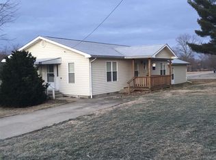 9 S Schroeder St, Freelandville, IN 47535