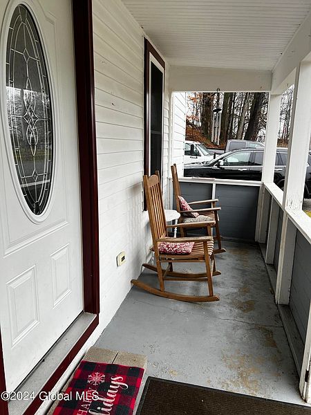 3rd image of 42 Warner Hill Road
