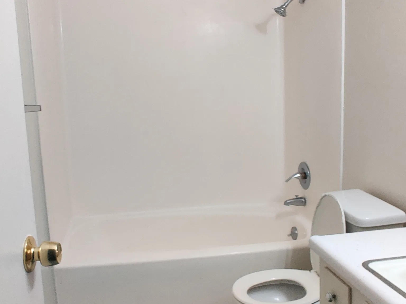 1 bed, 600 sqft, $1,050 — Photo 4