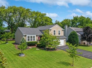 1075 Brittany Rd, Lake Zurich, IL 60047