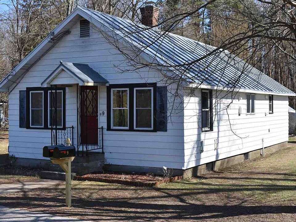 1st image of 9 Eastman Ln