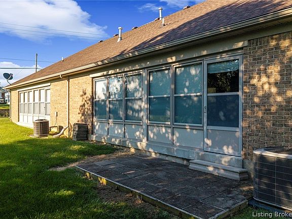 3rd image of 3513 Wexford Court