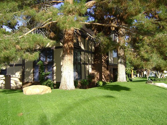 4th image of 2431 Greens Ave