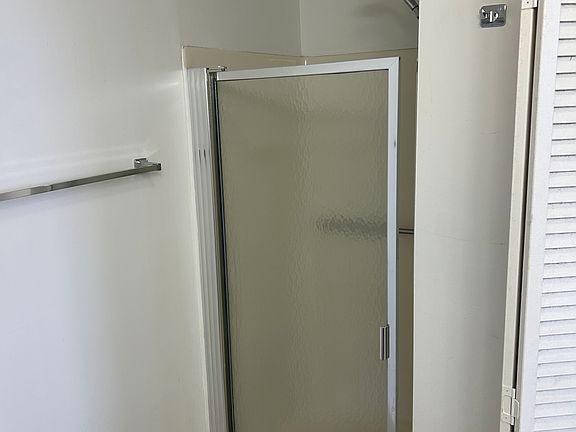 5th image of 302 N Goodman St #304