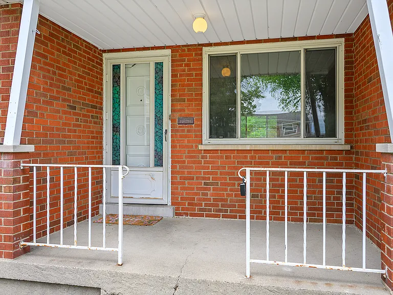 1723 Tuxworth Ave — Photo 3