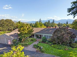 2940 Hillcrest Rd, Medford, OR 97504