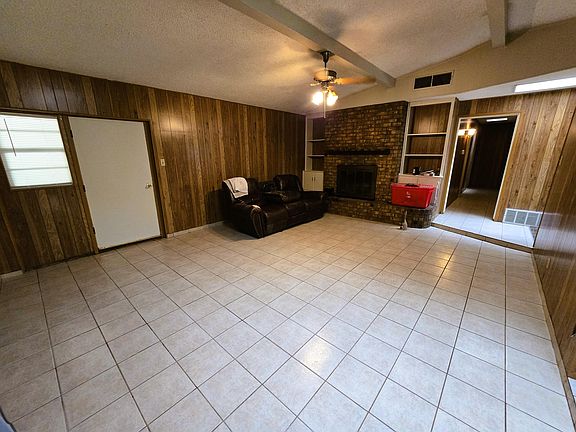 2nd image of 324 Briarwood Dr