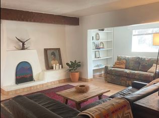 105 Roberts Ln, Taos, NM 87571