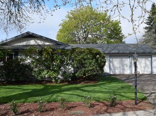 3490 Strathmore Pl, Eugene, OR 97405