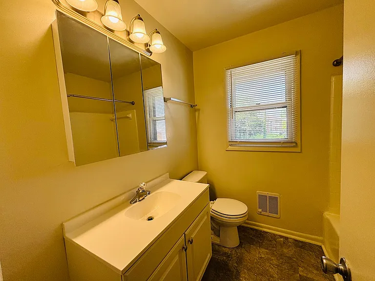 1407 Toms Creek Rd #5 — Photo 11