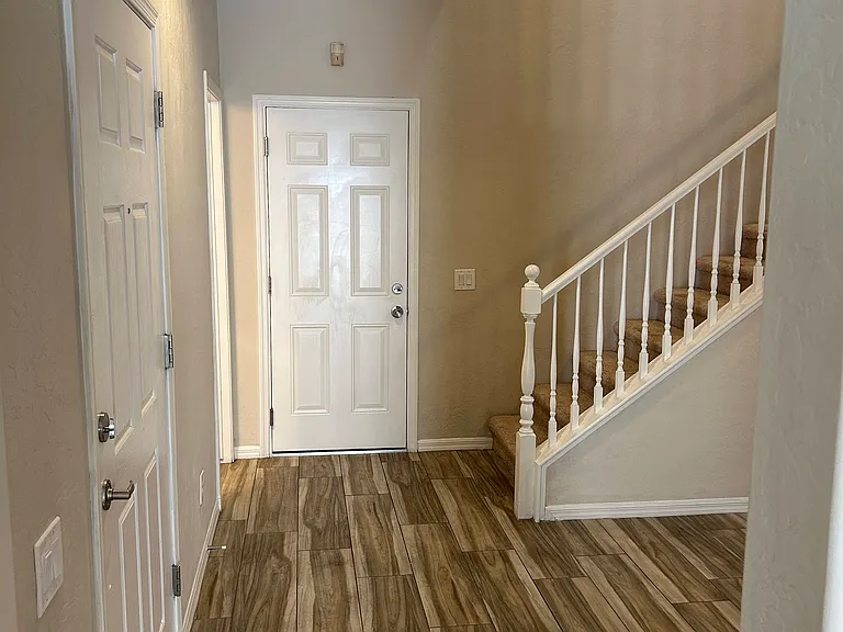 11908 Orense Dr — Photo 2